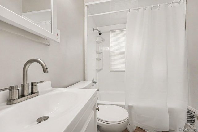 24435 Colgate Street, Dearborn Heights, MI 48125