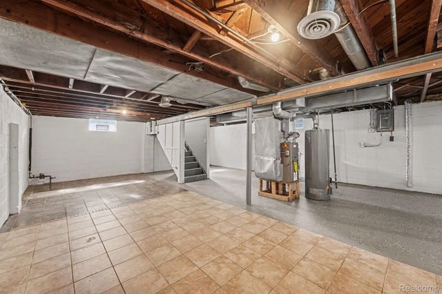24435 Colgate Street, Dearborn Heights, MI 48125
