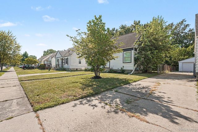 24435 Colgate Street, Dearborn Heights, MI 48125