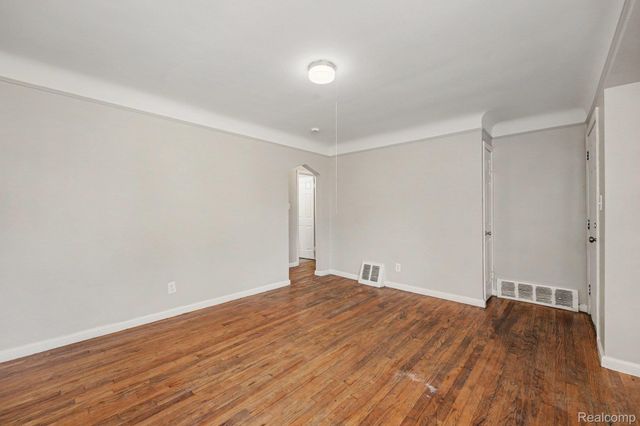 24435 Colgate Street, Dearborn Heights, MI 48125