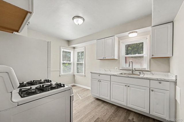 24435 Colgate Street, Dearborn Heights, MI 48125