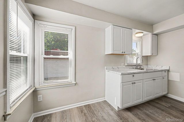 24435 Colgate Street, Dearborn Heights, MI 48125