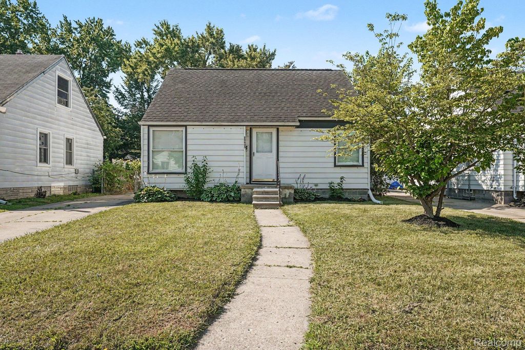 24435 Colgate Street, Dearborn Heights, MI 48125