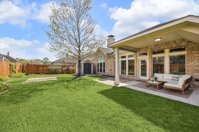 14007 Bright Glen Drive, Pearland, TX 77584