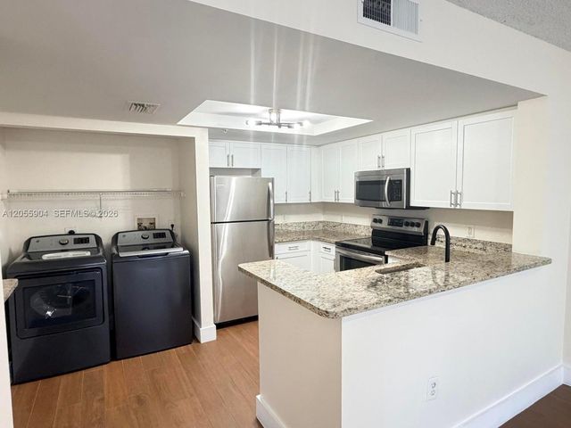 4195 N Haverhill Rd 305, West Palm Beach, FL 33417