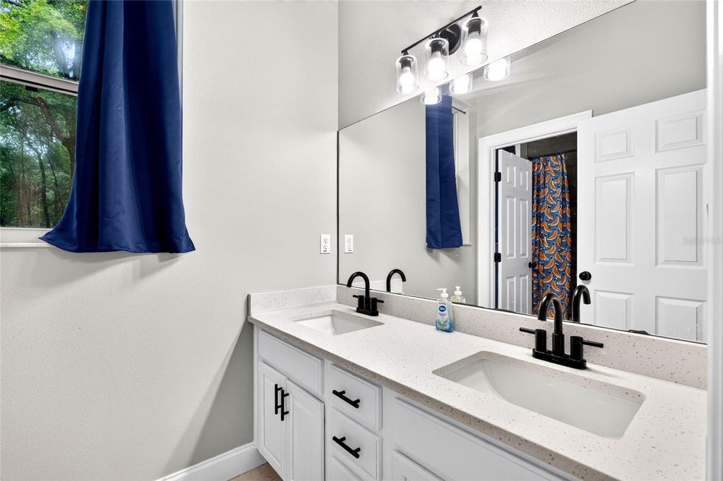 Image 36 of property listing at 7550 SW 185TH CIRCLE, Dunnellon, FL 34432