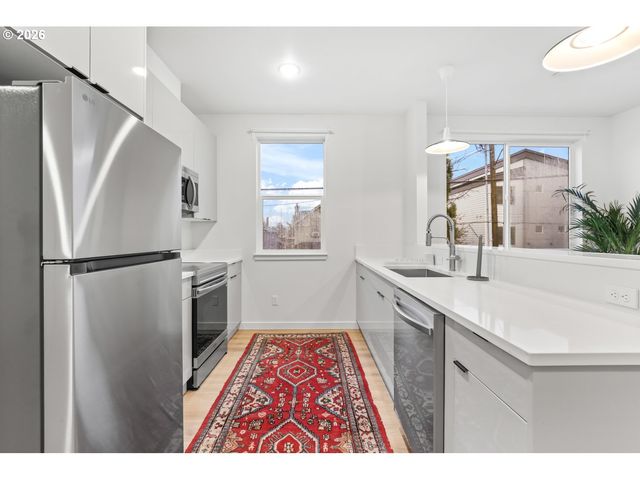 485 Ne JESSUP St, Portland, OR 97211