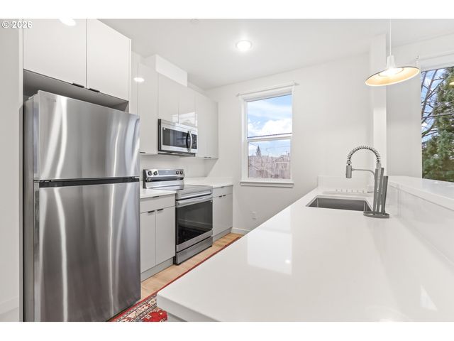 485 Ne JESSUP St, Portland, OR 97211