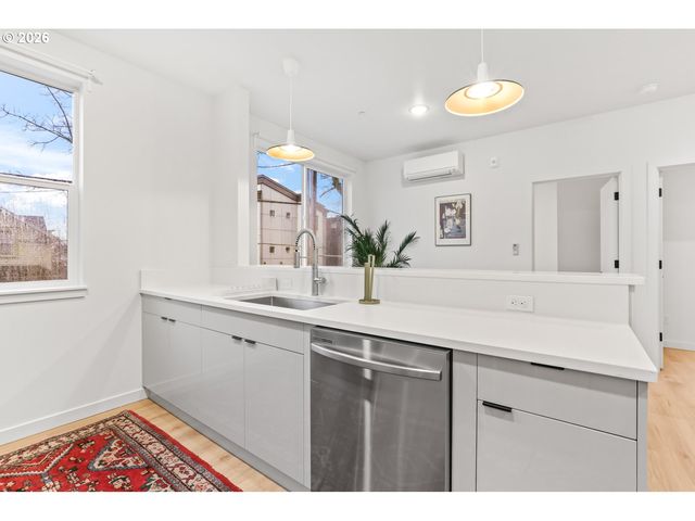 485 Ne JESSUP St, Portland, OR 97211