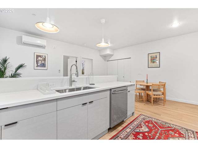 485 Ne JESSUP St, Portland, OR 97211