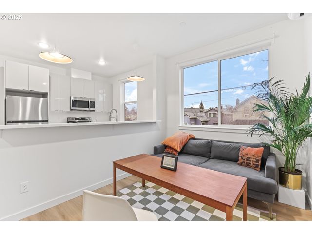 485 Ne JESSUP St, Portland, OR 97211