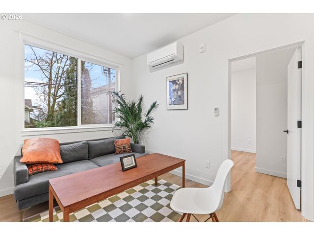 485 Ne JESSUP St, Portland, OR 97211