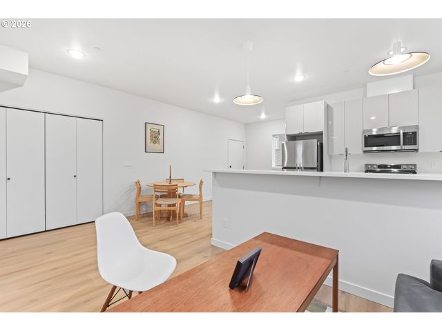 485 Ne JESSUP St, Portland, OR 97211