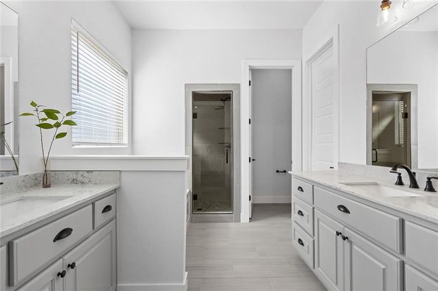 6200 SW Luna Lane, Bentonville, AR 72713