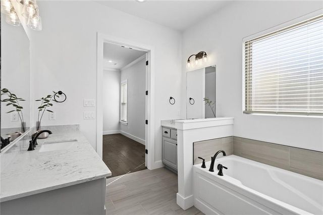 6200 SW Luna Lane, Bentonville, AR 72713