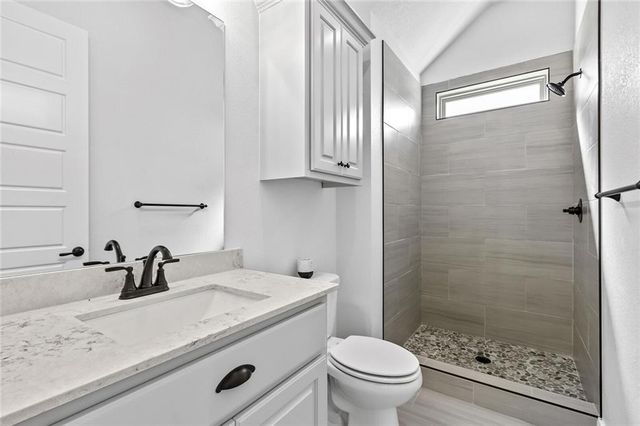 6200 SW Luna Lane, Bentonville, AR 72713