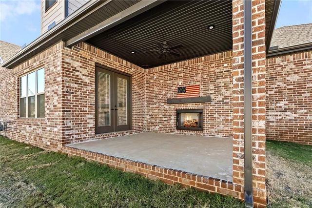 6200 SW Luna Lane, Bentonville, AR 72713