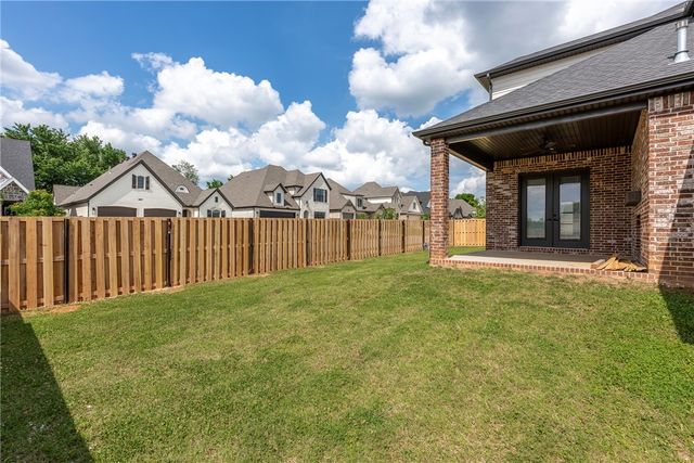 6200 SW Luna Lane, Bentonville, AR 72713