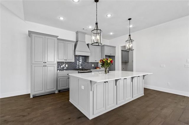 6200 SW Luna Lane, Bentonville, AR 72713