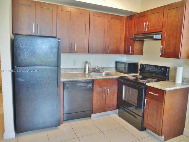 843 SW 13th AV 201, Miami, FL 33135