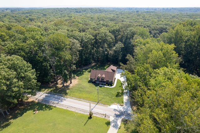 475 Country Club Dr, Manchester, TN 37355