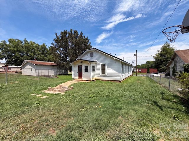 308 School Street, Rockwell, NC 28138