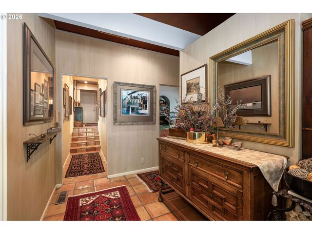 4242 Sw TWOMBLY Ave, Portland, OR 97239