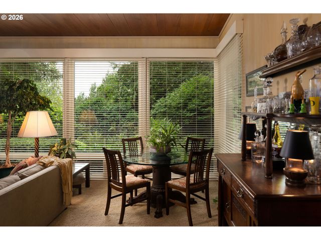 4242 Sw TWOMBLY Ave, Portland, OR 97239