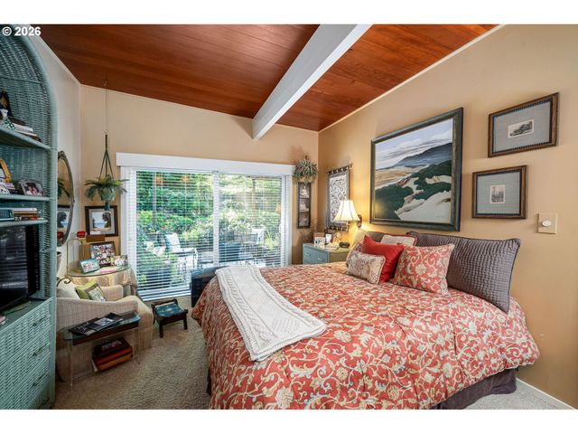 4242 Sw TWOMBLY Ave, Portland, OR 97239