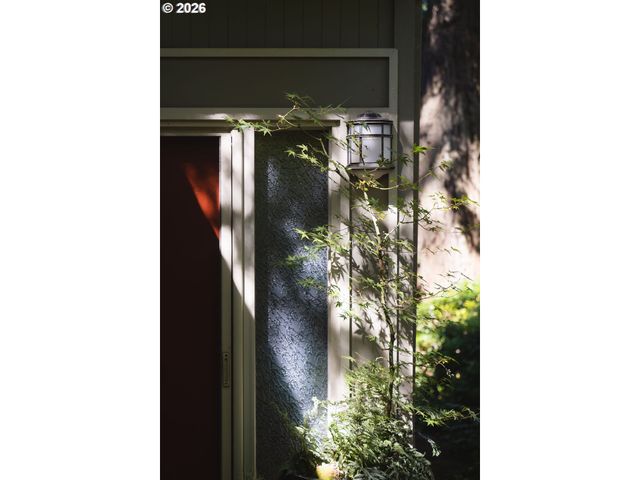 4242 Sw TWOMBLY Ave, Portland, OR 97239