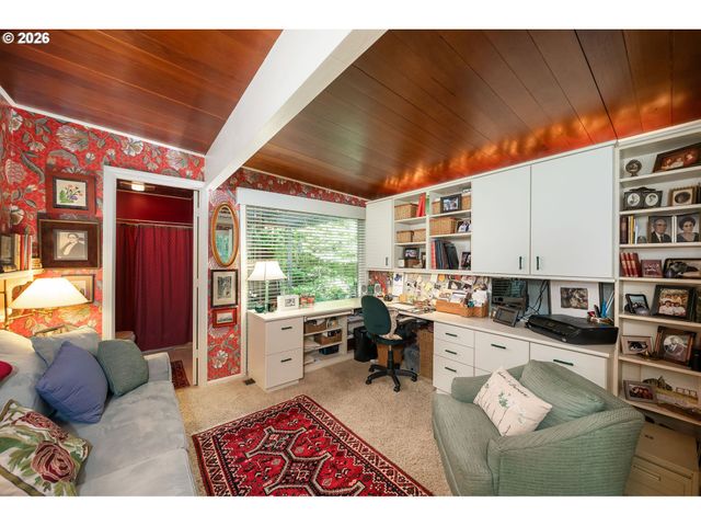 4242 Sw TWOMBLY Ave, Portland, OR 97239