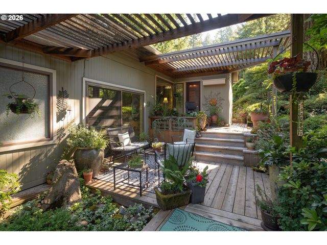 4242 Sw TWOMBLY Ave, Portland, OR 97239