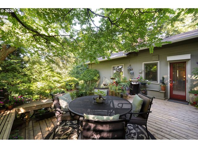 4242 Sw TWOMBLY Ave, Portland, OR 97239