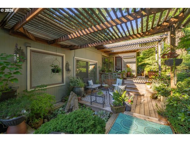 4242 Sw TWOMBLY Ave, Portland, OR 97239