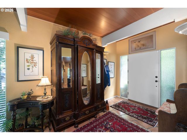 4242 Sw TWOMBLY Ave, Portland, OR 97239