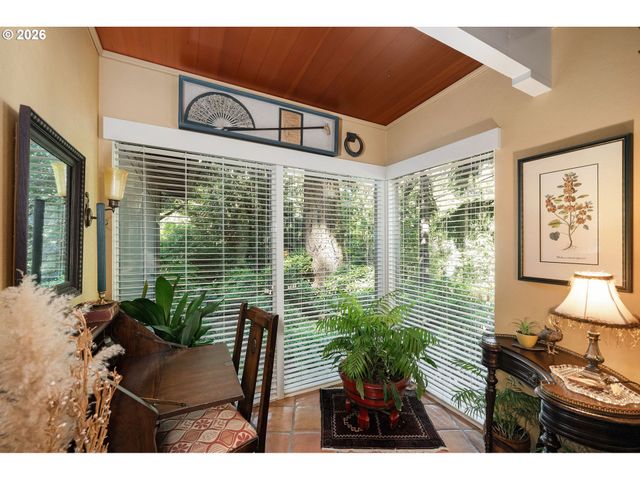 4242 Sw TWOMBLY Ave, Portland, OR 97239