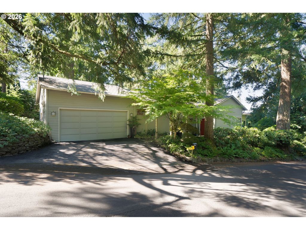 4242 Sw TWOMBLY Ave, Portland, OR 97239