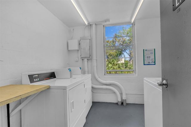 4850 NW 29th Court 221, Lauderdale Lakes, FL 33313