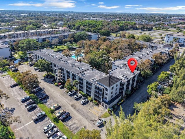 4850 NW 29th Court 221, Lauderdale Lakes, FL 33313