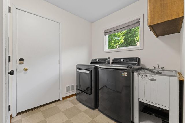 18420 29th Avenue N, Plymouth, MN 55447