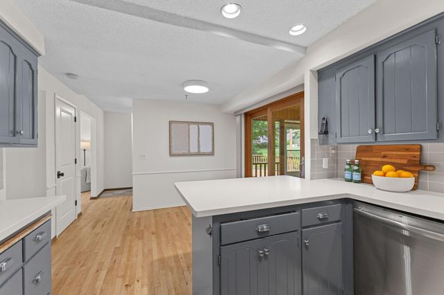 18420 29th Avenue N, Plymouth, MN 55447