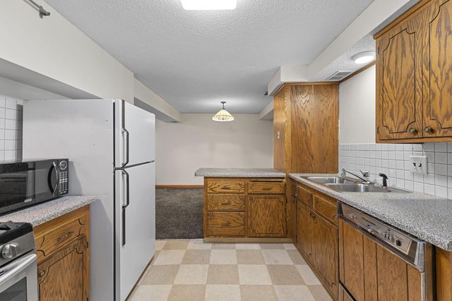 18420 29th Avenue N, Plymouth, MN 55447