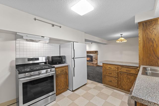 18420 29th Avenue N, Plymouth, MN 55447
