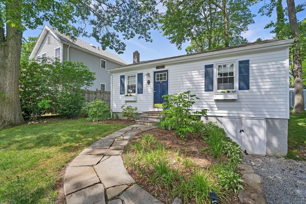 76 South Edgewood Road, East Lyme, CT 06357