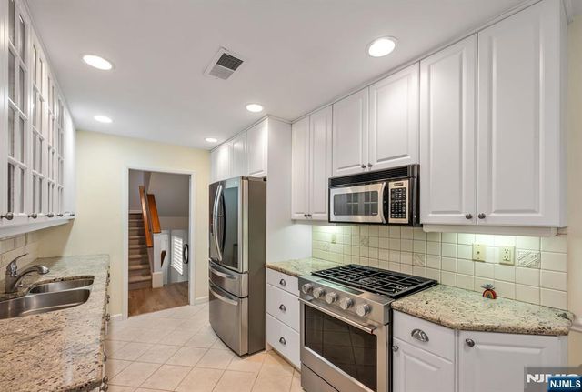 191 Yorktowne Court 191B, Twp Of Washington, NJ 07676