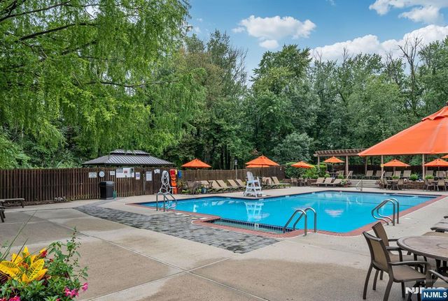 191 Yorktowne Court 191B, Twp Of Washington, NJ 07676