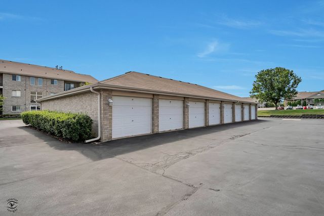 6820 RIDGE POINT Drive 1D, Oak Forest, IL 60452