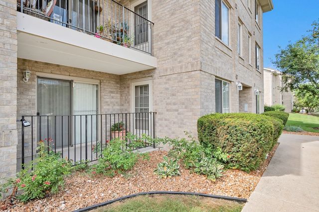 6820 RIDGE POINT Drive 1D, Oak Forest, IL 60452