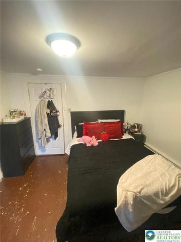 1043 Fullerton Avenue, Allentown City, PA 18102