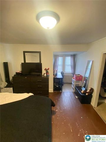 1043 Fullerton Avenue, Allentown City, PA 18102